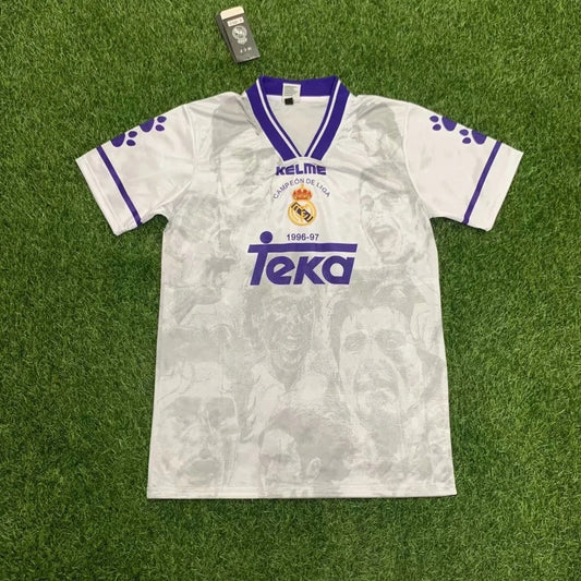 Real Madrid 1996-1997 Heimtrikot Liga Champion Version Retro