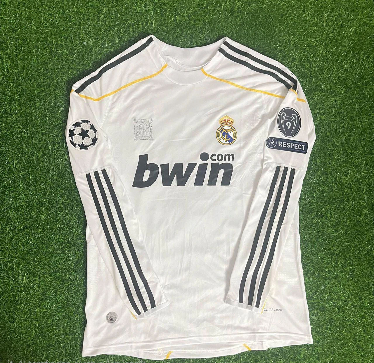 Real Madrid 2009-2010 Jersey Soccer Shirt