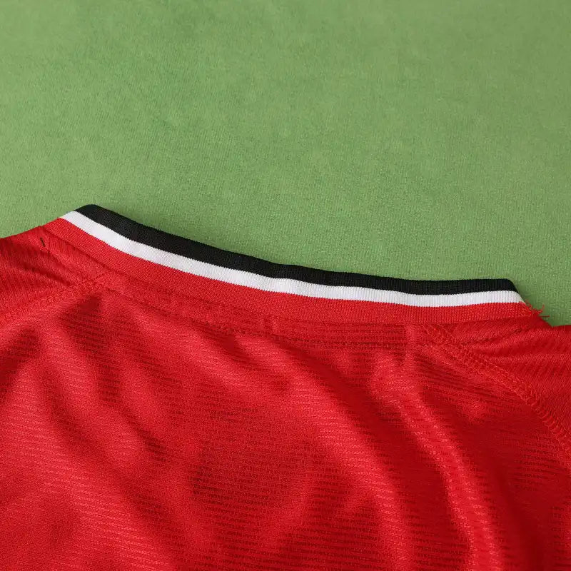 Maillot de football rétro rouge domicile Manchester United F.C. saison 00/02
