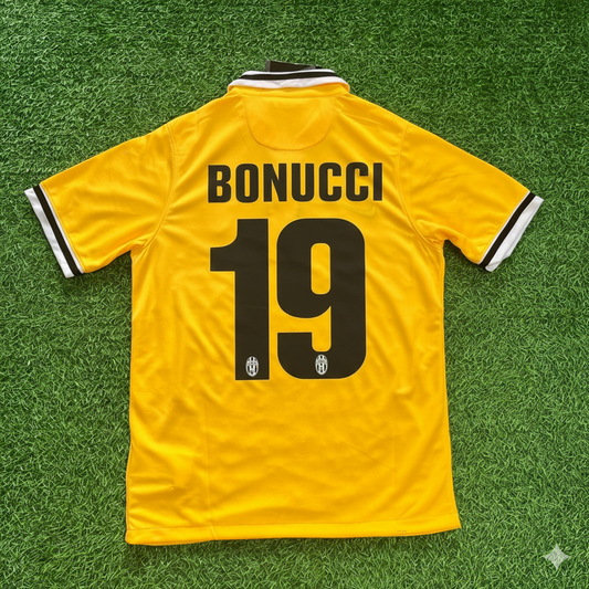 Camiseta de fútbol retro amarilla de visitante de la Juventus 2013/2014 de Leonardo Bonucci