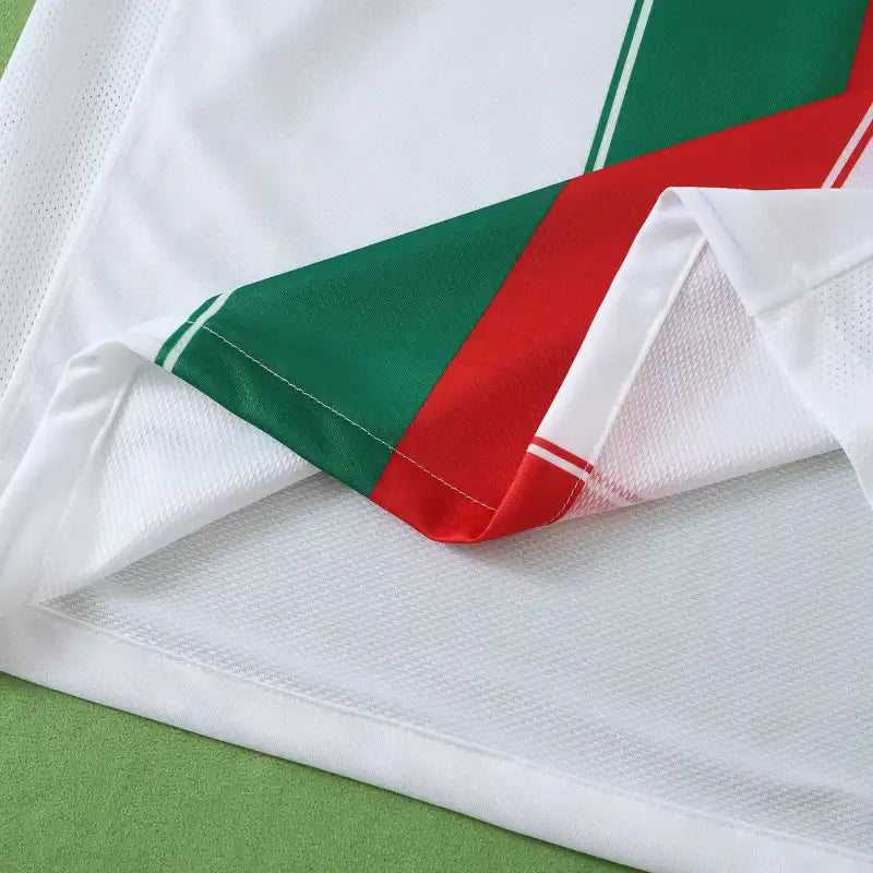 Maillot de foot rétro Portugal 2010 extérieur blanc