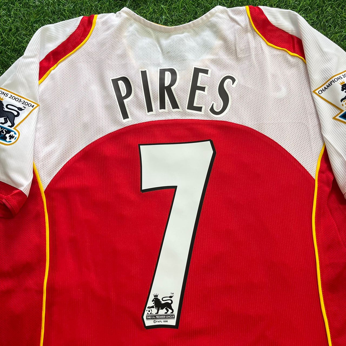 Robert Pires #7 - Arsenal 2004/2005 O2 Maillot Rétro Rouge Trikot Maillot de Foot