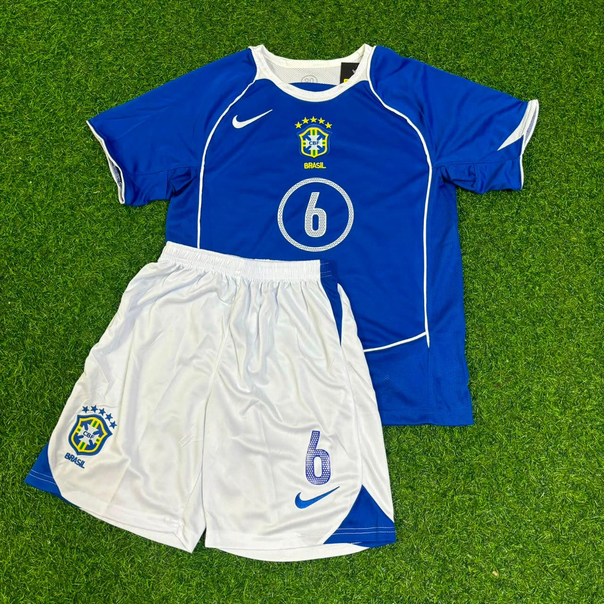 Roberto Carlos #6 Brasilien 2004 Blau Auswärts Kinder Trikot Retro Fußball Trikot Set