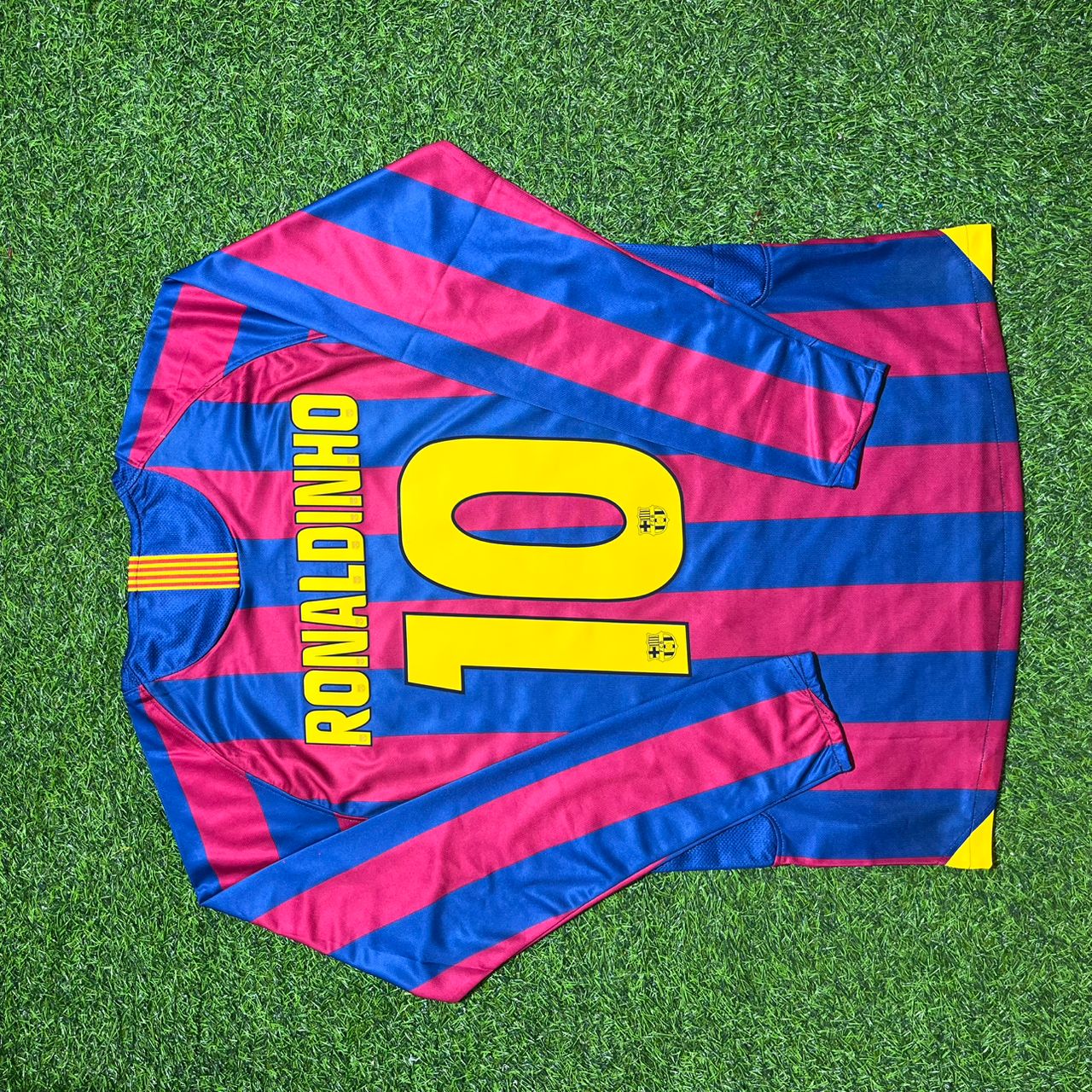Ronaldinho #10 Barcelona 2005-2006 Langarm Retro Trikot