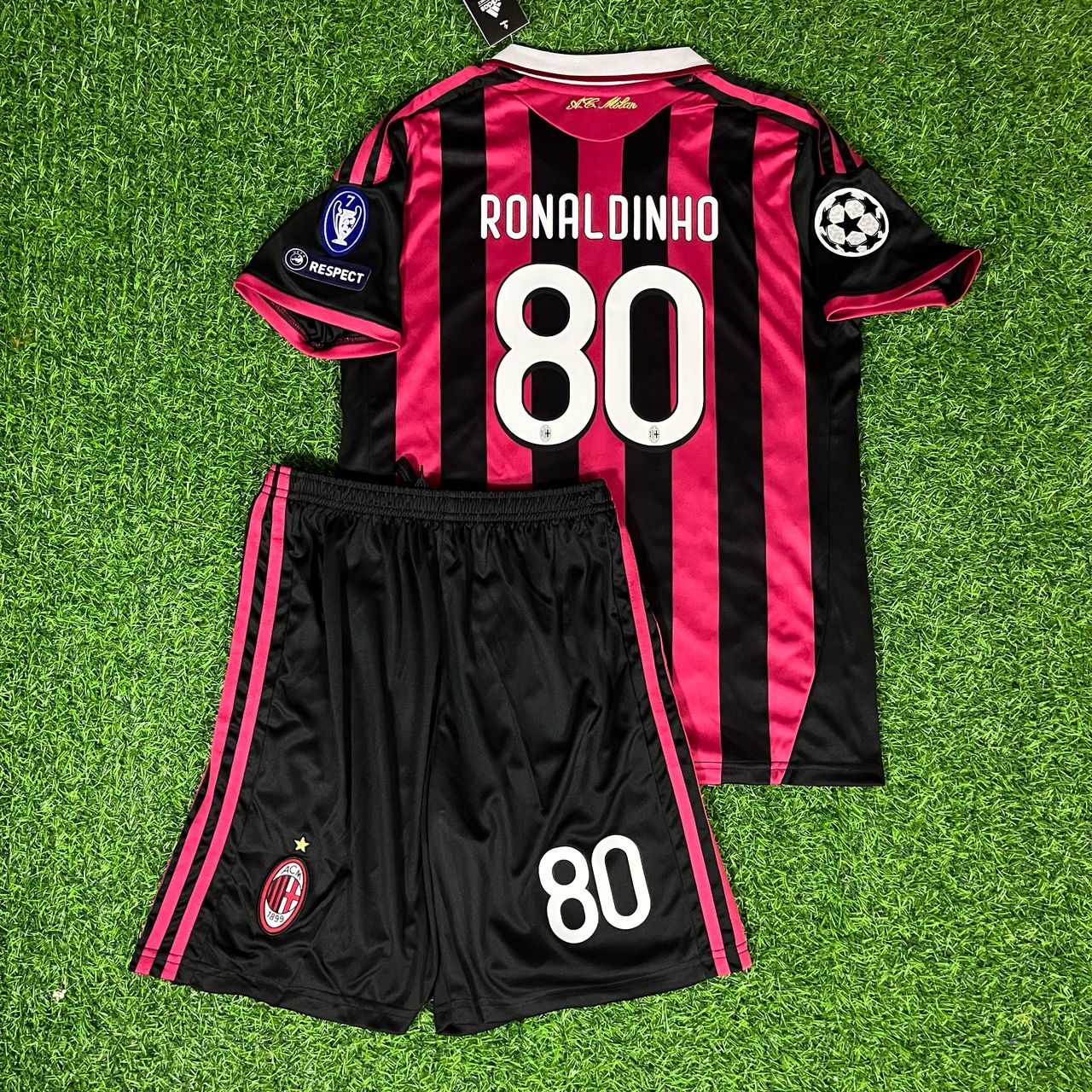 Ronaldinho #10 – AC Mailand 2009-10 Retro-Trikot – | KinderTrikot | Fußballtrikot für Kinder