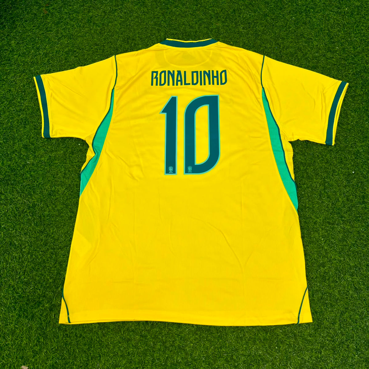 Conjunto de camiseta de fútbol retro especial conmemorativa de Ronaldinho Brasil