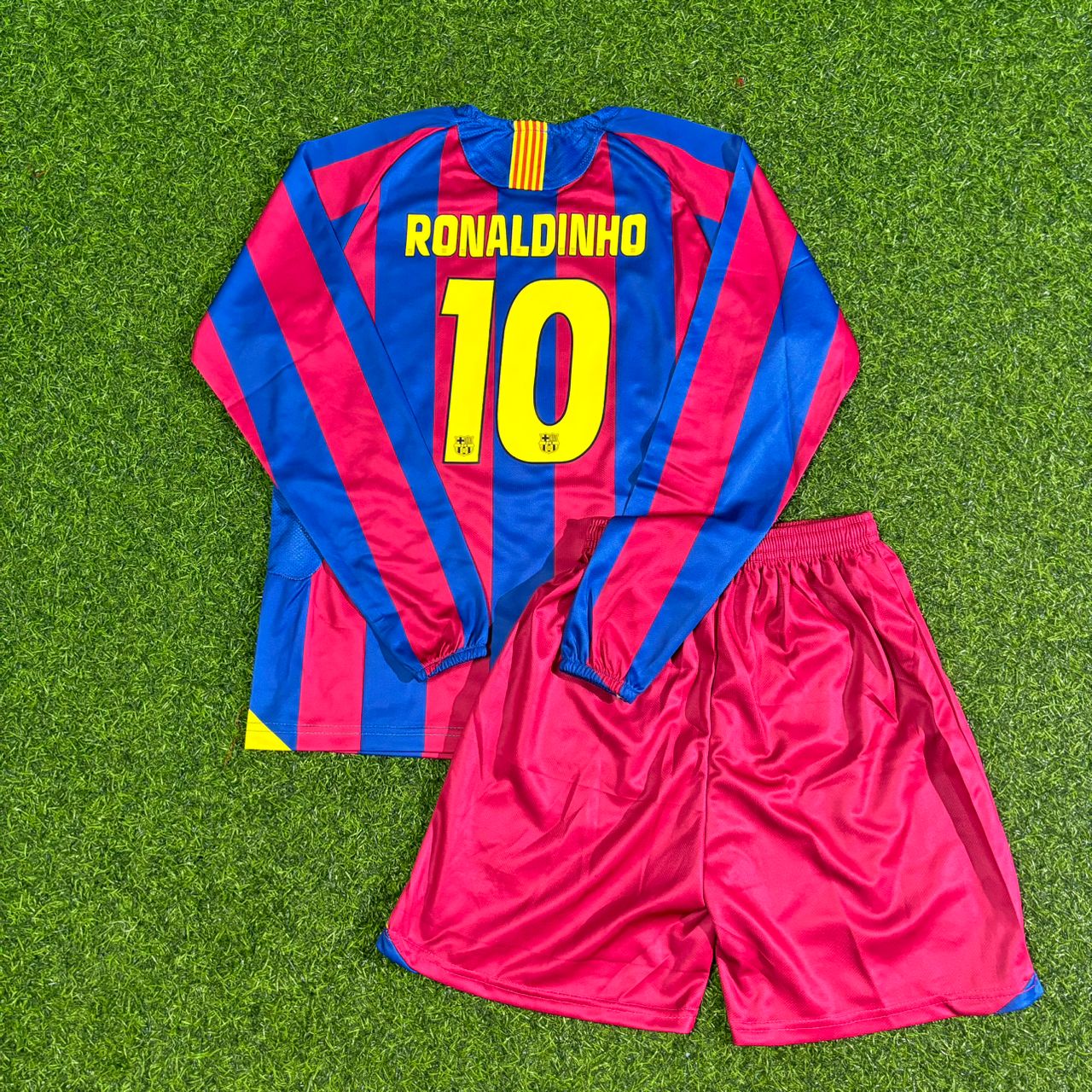 Maillot de football rétro à manches longues pour enfant Ronaldinho Gaúcho Barcelone 2005-2006