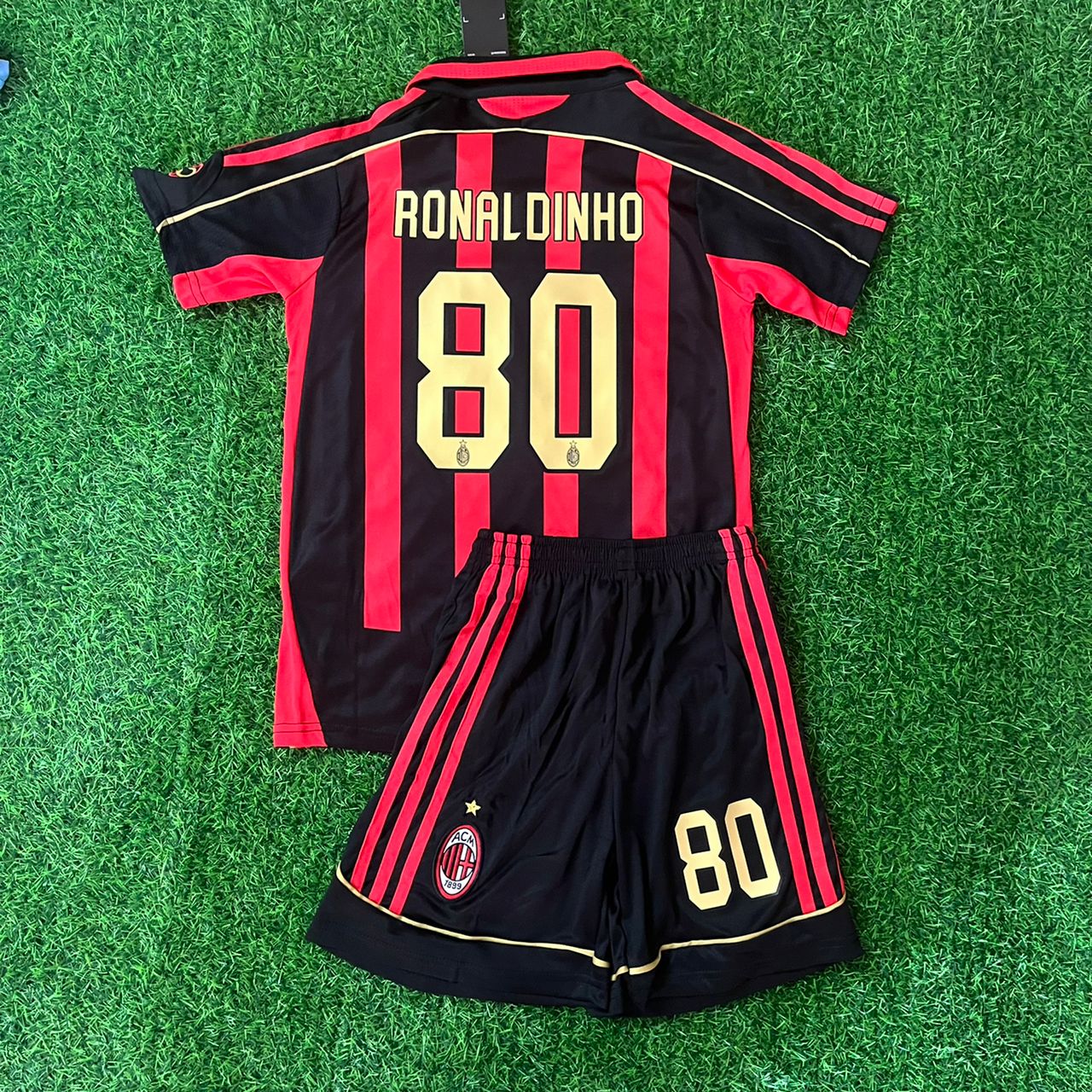Ronaldinho AC Milan Retro Kids Kit Set Kindertrikot Maillot Enfant Kindertrui (Ages 3-13)