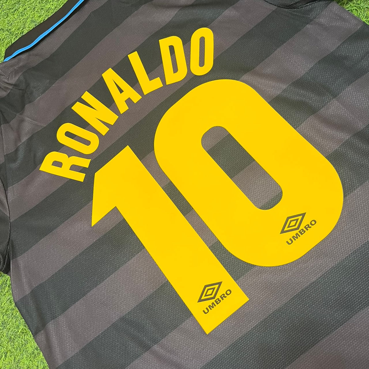 Maillot de football rétro Ronaldo Nazario Inter 1997 1998