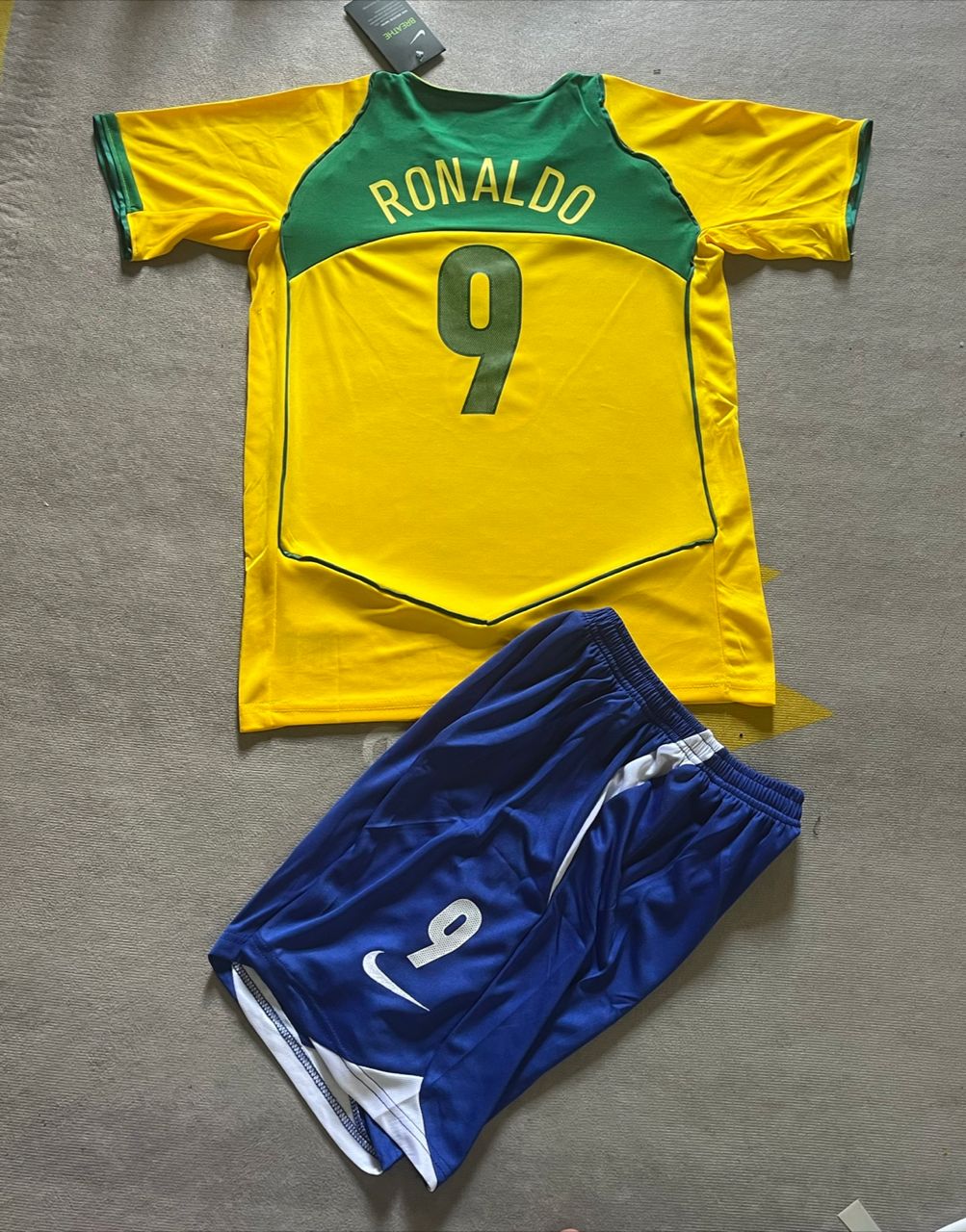 Phenomenon Ronaldo Nazario R9 Brasilien 04-06 Retro Kinder-Kit Kindertrikot