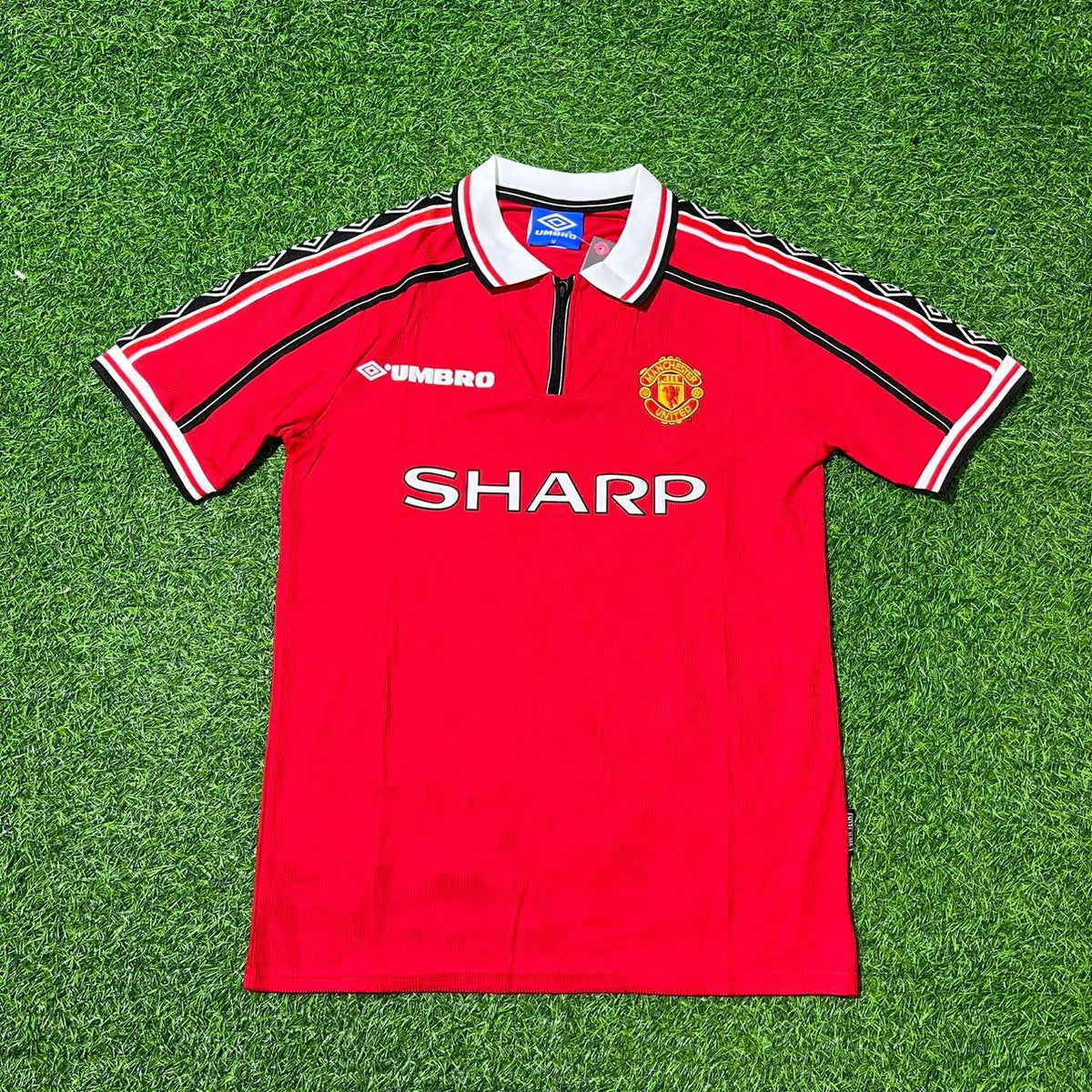 Maillot de football rétro rouge Manchester United 1999 Roy Keane