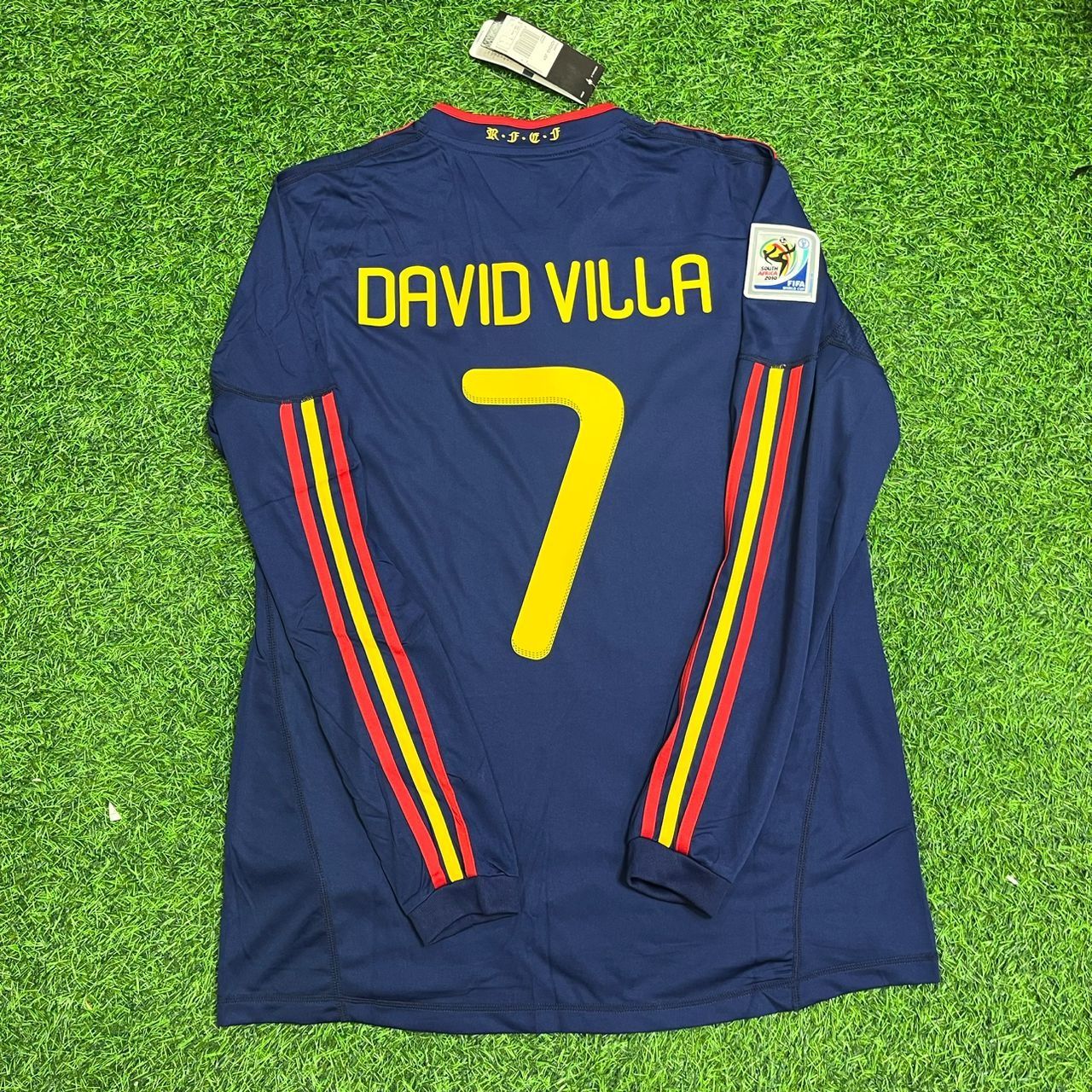 Spain 2010 World Cup David Villa - Retro Away Football Jersey front view