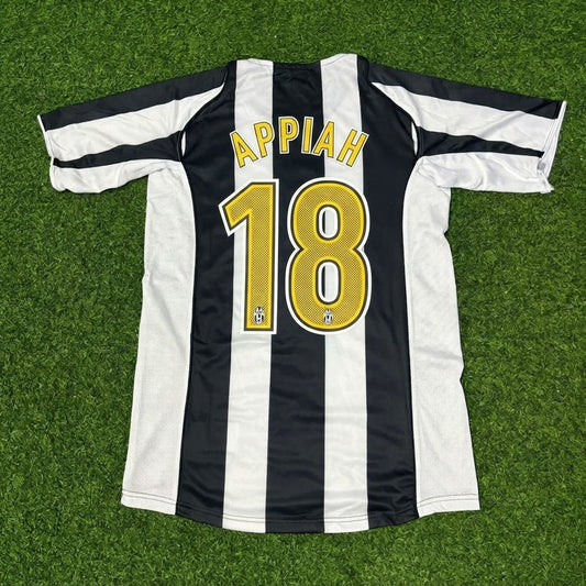 Stephen Appiah #18 Juventus 2004-2005 Schwarz-Weiß Heim Retro Fußballtrikot