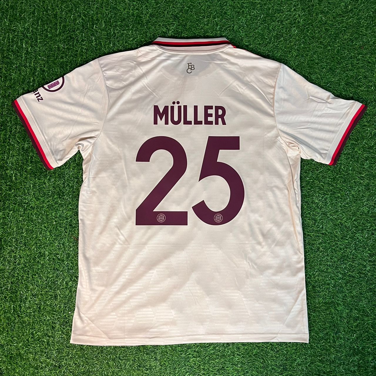 Thomas Müller 25 FC Bayern München Grau Neues Saison Trikot Fußballtrikot