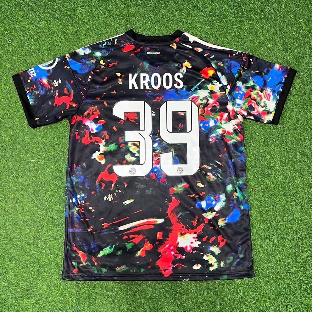 Toni Kroos 39 – FC Bayern München Oktoberfest-Spezialedition Fußballtrikot