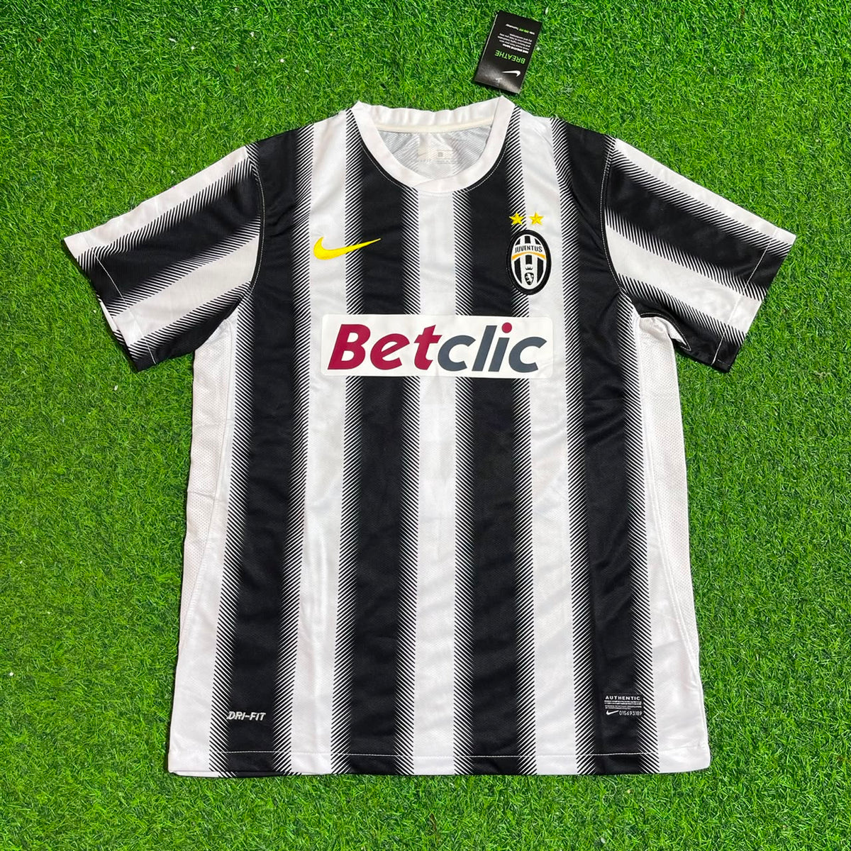 Vincenzo Iaquinta Juventus Home 2011 2012 Season Retro Jersey Trikot
