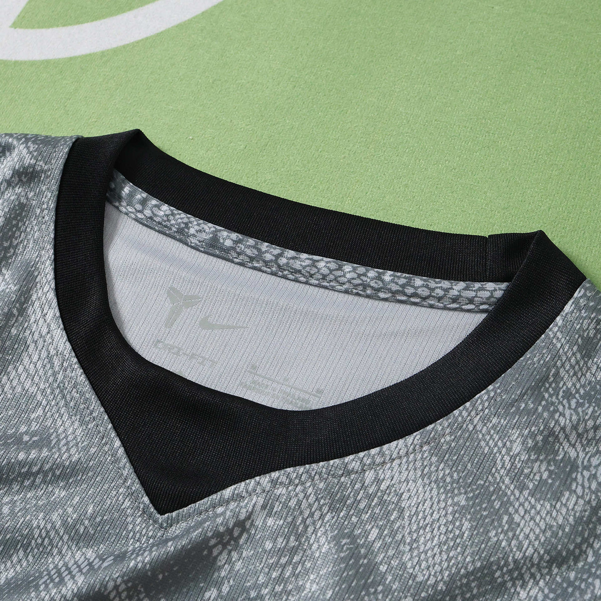 FC Barcelona 2026-2027 Season Goalkeeper Gray Long Sleeve Football Jersey Trikot Maillot