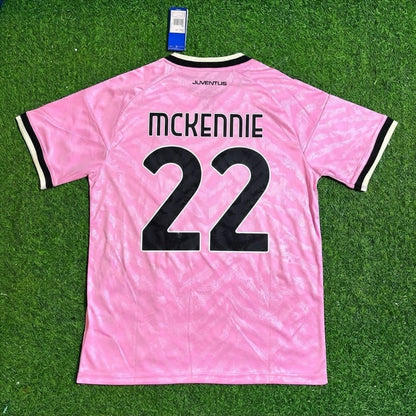 Weston McKennie #22 Camiseta de fútbol rosa de visitante de la Juventus para la nueva temporada 2026/2027