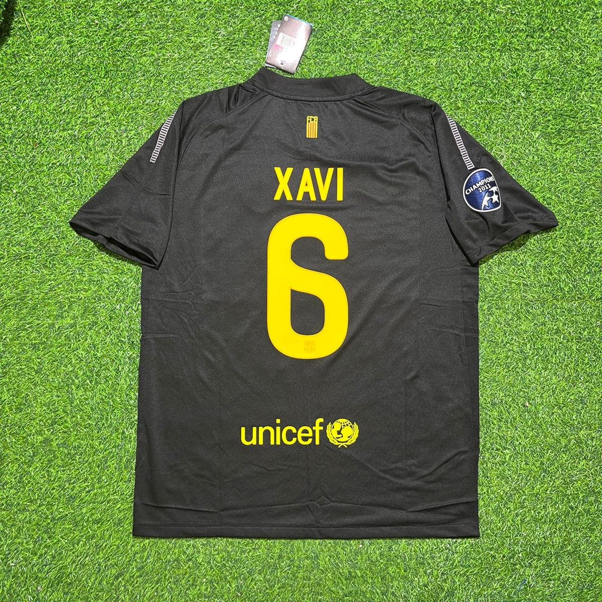 Camiseta de fútbol retro negra Xavi Barcelona 2011-2012 Trikot