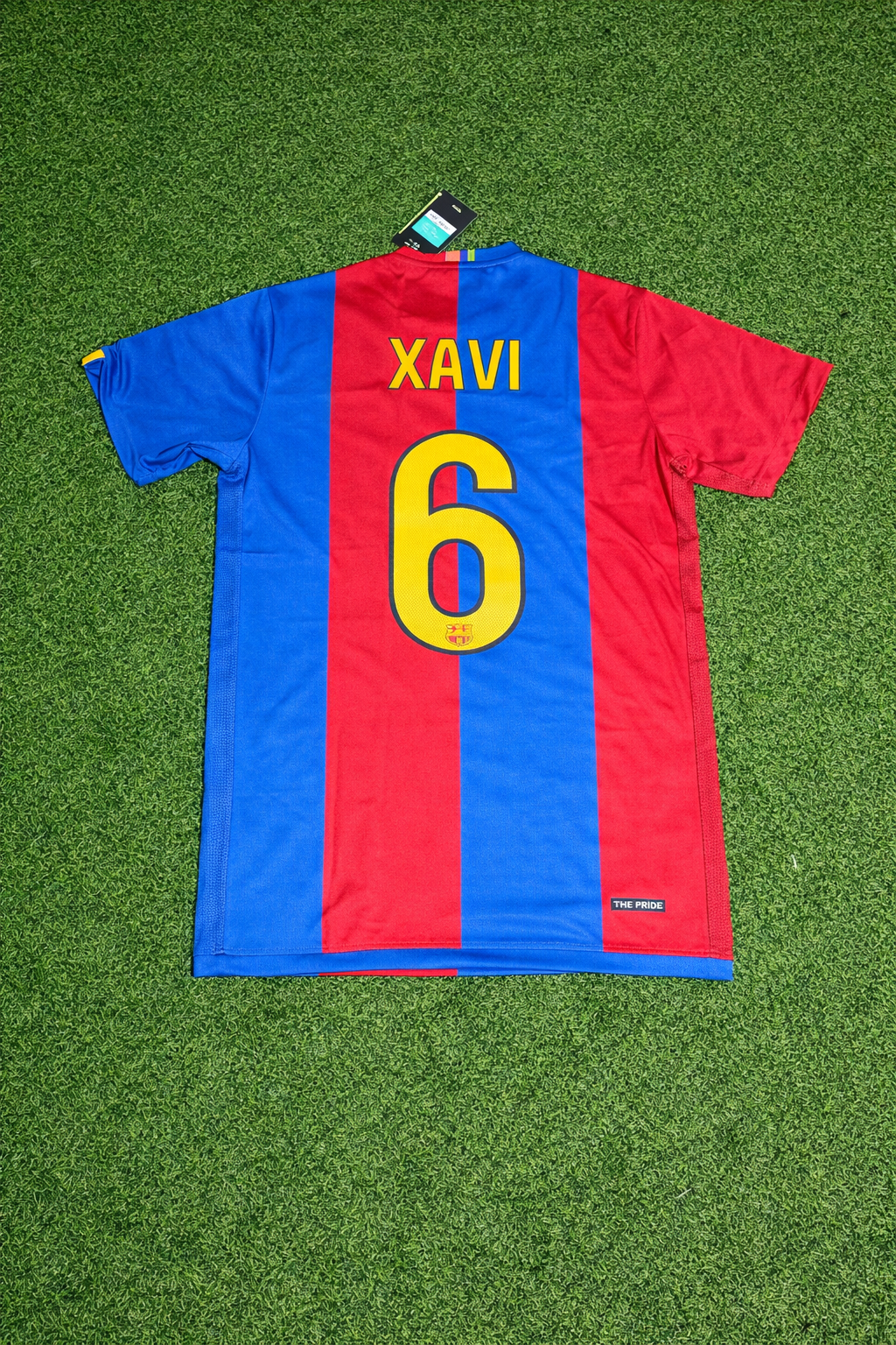 Maillot de football rétro domicile du FC Barcelone 2006/2007 Xavi Hernandez
