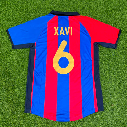 Xavi Hernández 6 – Camiseta retro de local del Barcelona 2001/2002 de fútbol