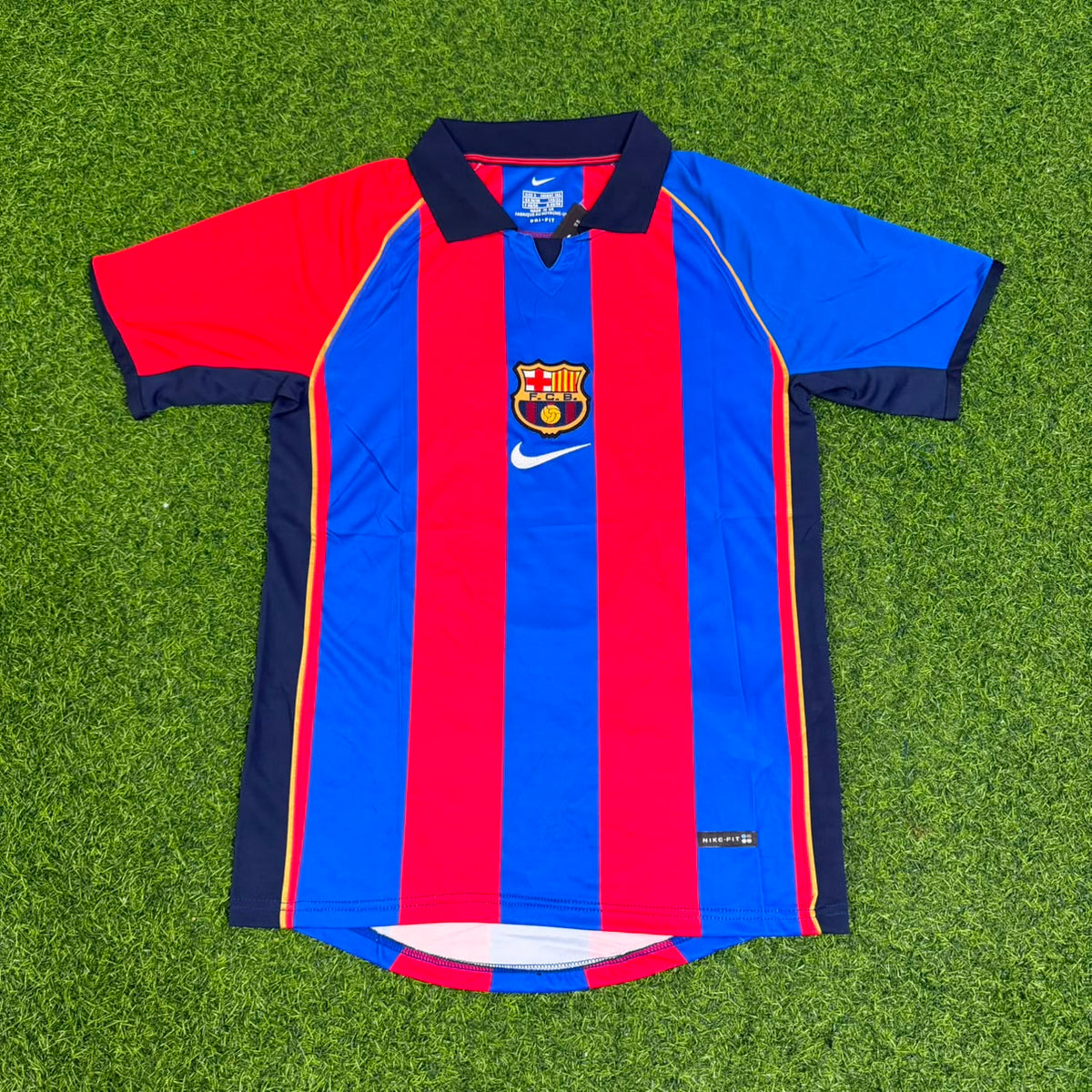 Xavi Hernández 6 – Camiseta retro de local del Barcelona 2001/2002 de fútbol