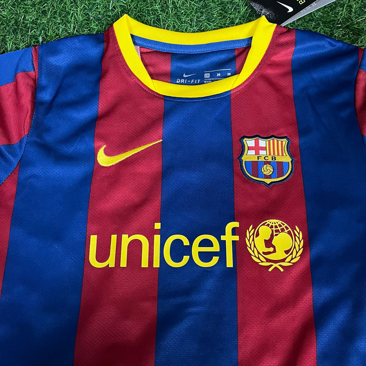 Xavi Hernandez Barcelona 2010/11 Kids Kit Kindertrikot Maillot Enfant Kindertrui Soccer Shirt