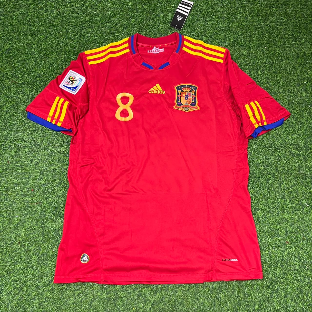 Xavi Hernandez 8 – Spain 2010 World Cup Retro Kit Jersey – | Trikot | Maillot Soccer Shirt