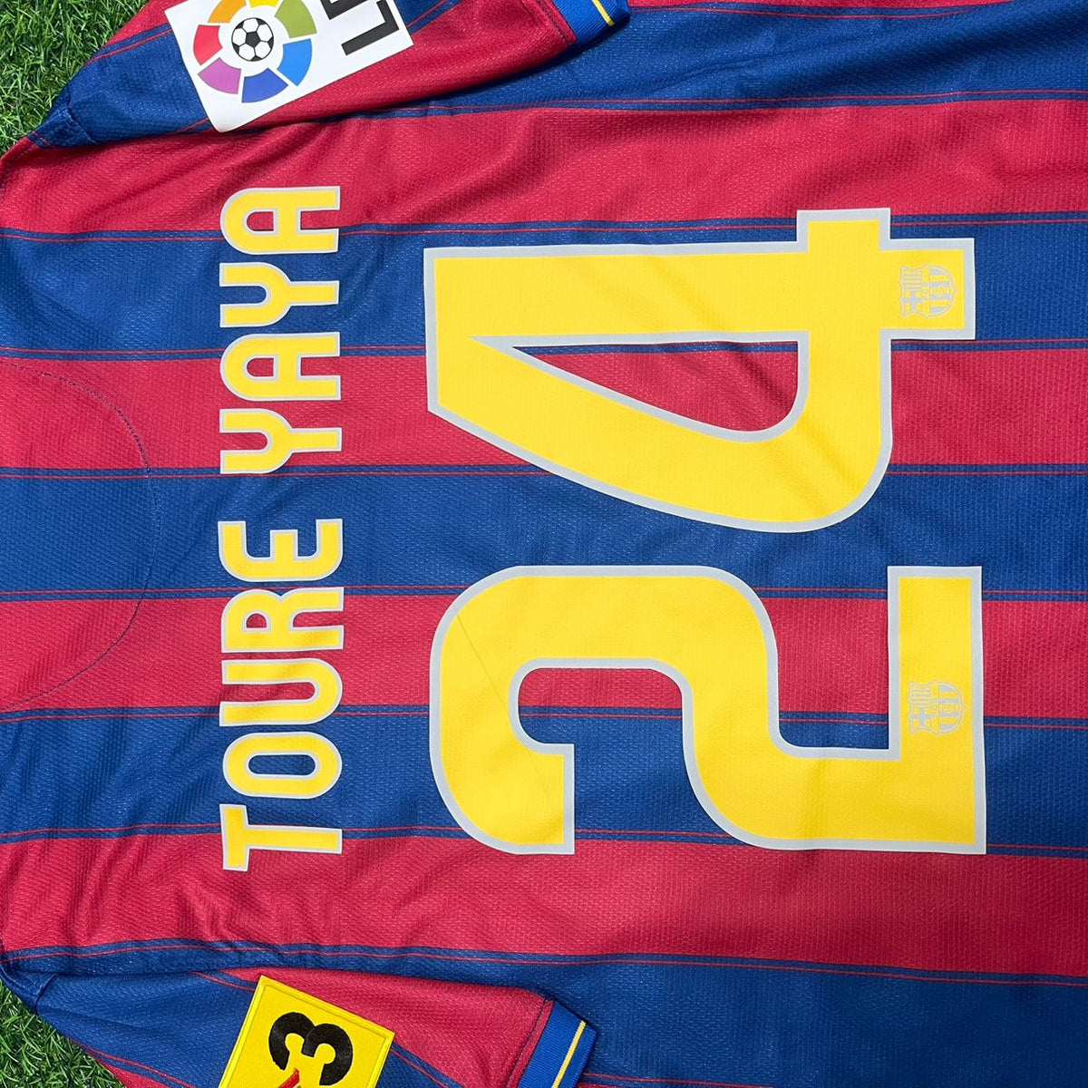 Yaya Toure 24 - Barcelona Home 2009/2010 Retro Kit Jersey Maillot Trikot Soccer Shirt