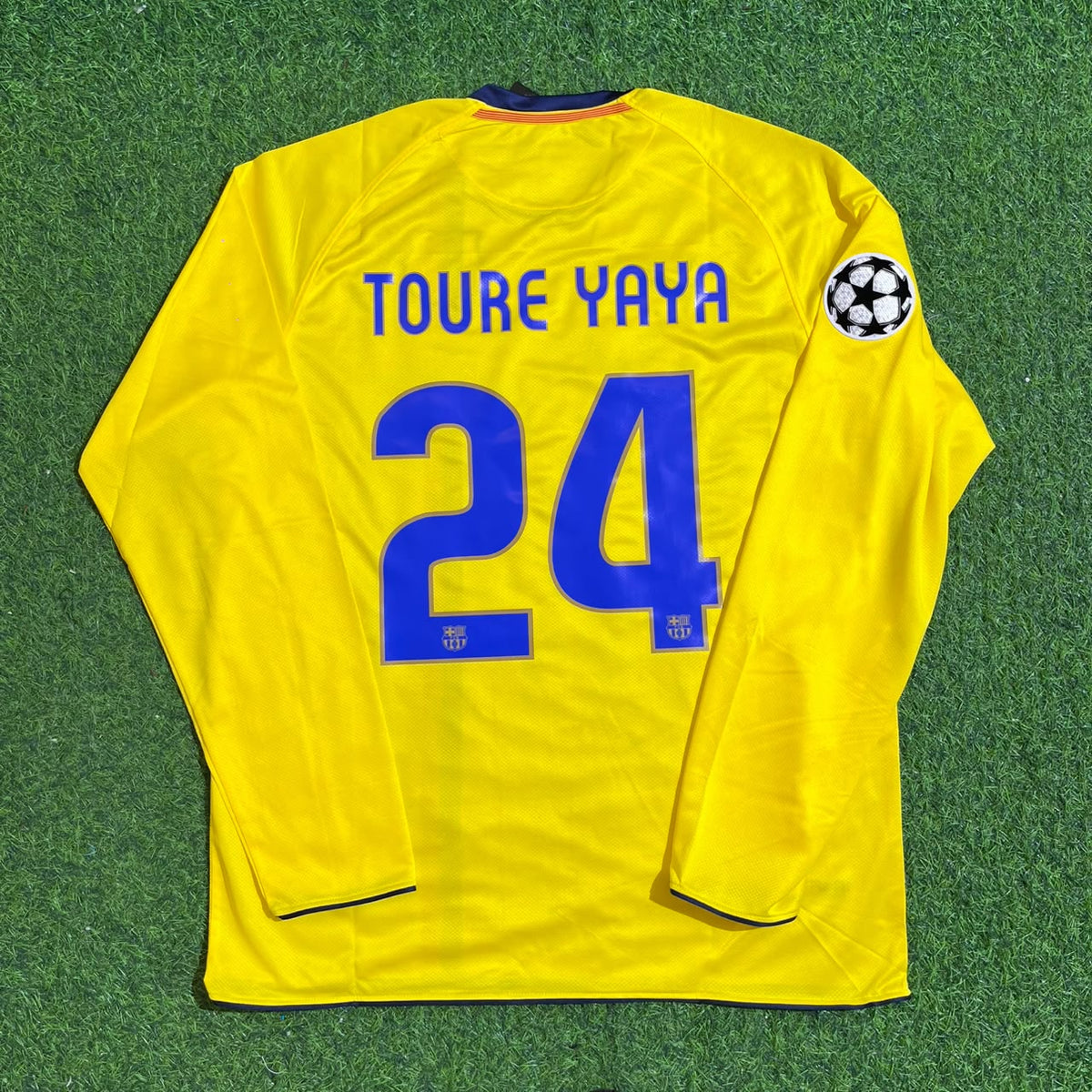 Camiseta de fútbol retro amarilla de visitante del FC Barcelona temporada 08/09 de Yaya Touré