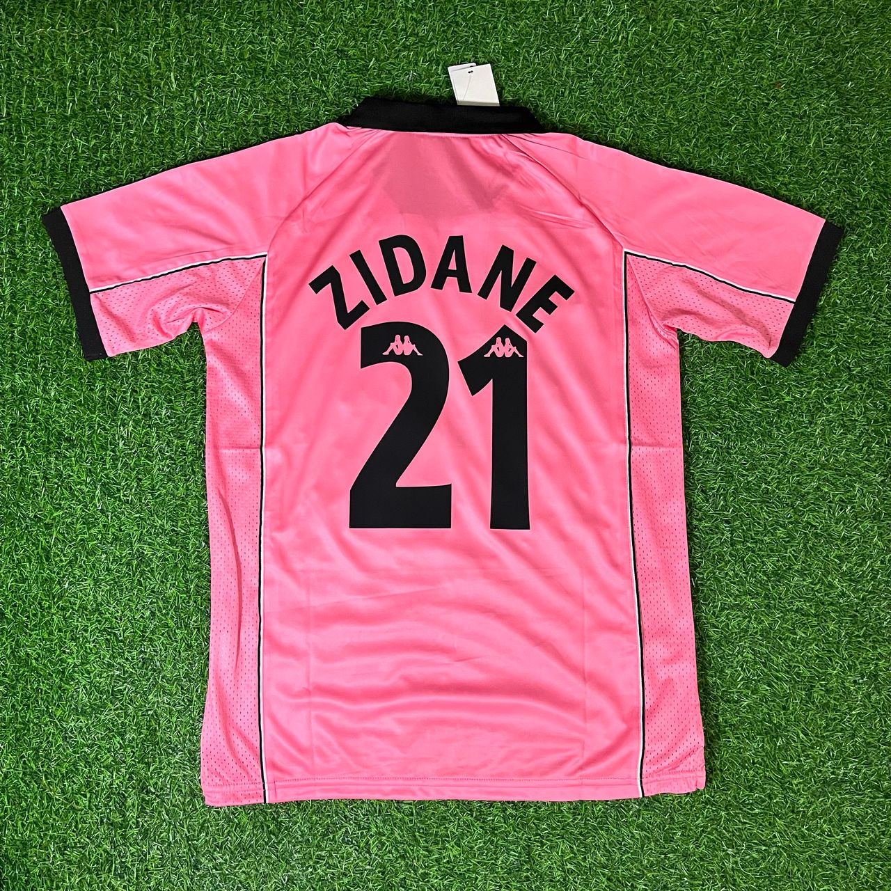 Zinedine Zidane – Juventus 1996-1998 Retro Pink Kit Jersey – | Trikot | Maillot