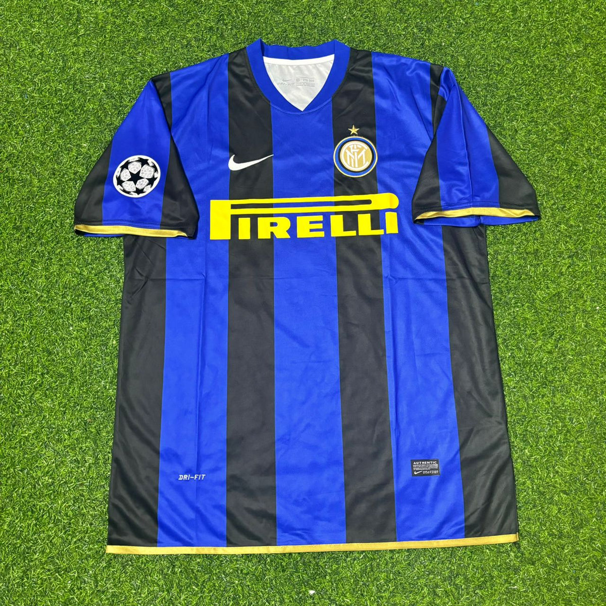 Zlatan Ibrahimović #8 Inter de Milán 2008-09 Equipación de fútbol retro