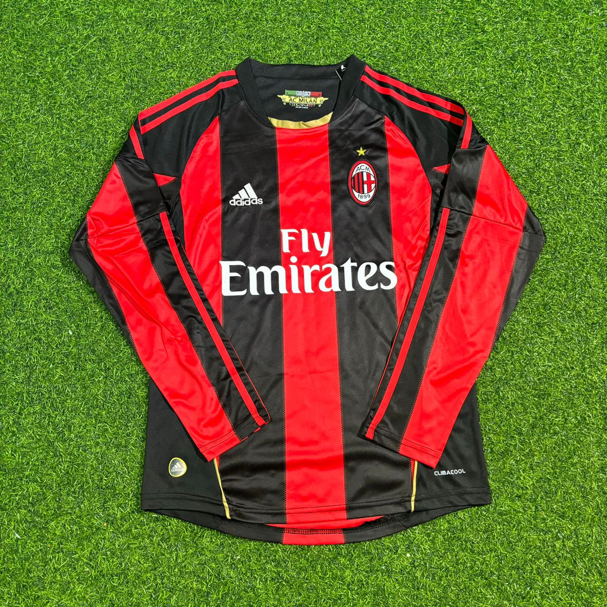 Maillot de football rétro à manches longues domicile de l’AC Milan 2010/11 – Filippo Inzaghi