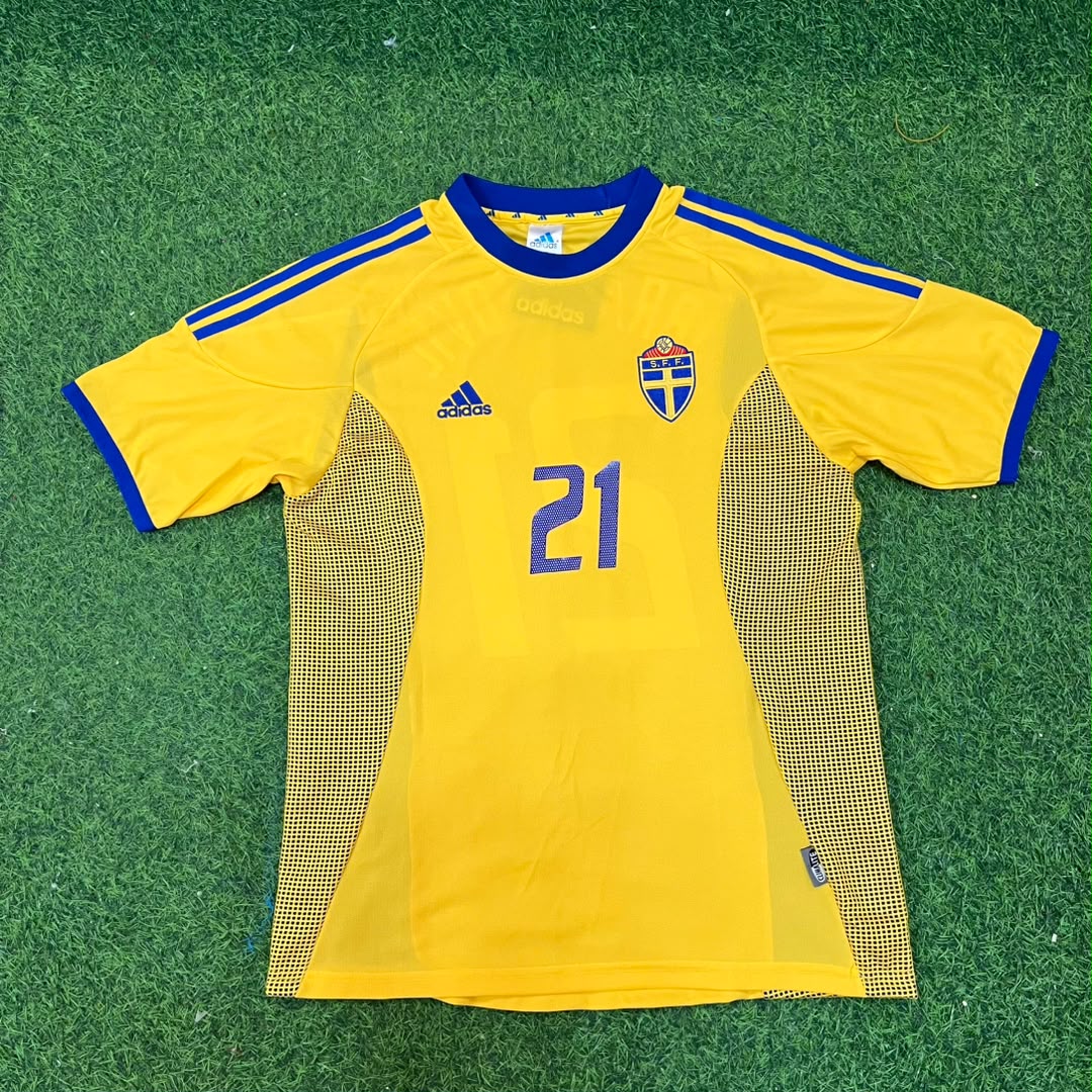 Zlatan Ibrahimovic Schweden 2002 Weltmeisterschaft Heim Gelb Retro Fußballtrikot Set